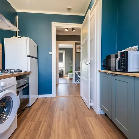 La Lyonnaise - Climatisation - Proche Lyon Et Commodites, Transports, Equipe Appartement *
